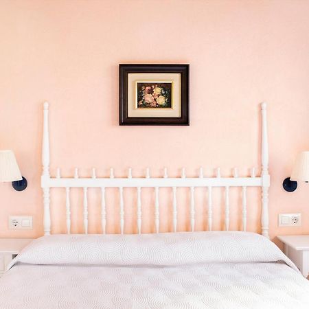 Allotjaments Placa Major-Grevol Santa Pau Ngoại thất bức ảnh