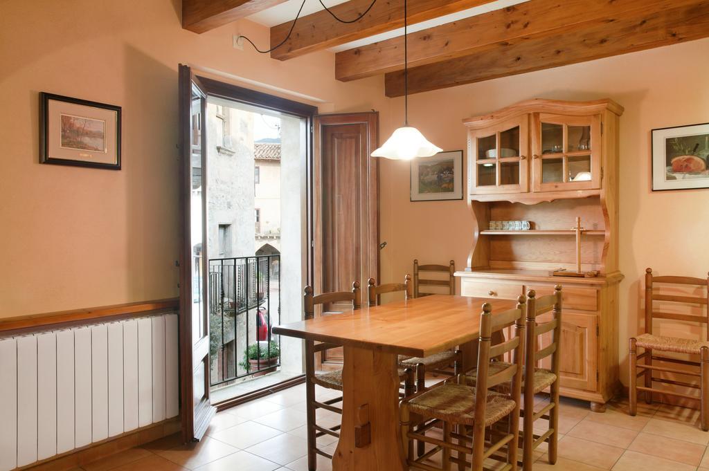 Allotjaments Placa Major-Grevol Santa Pau Phòng bức ảnh